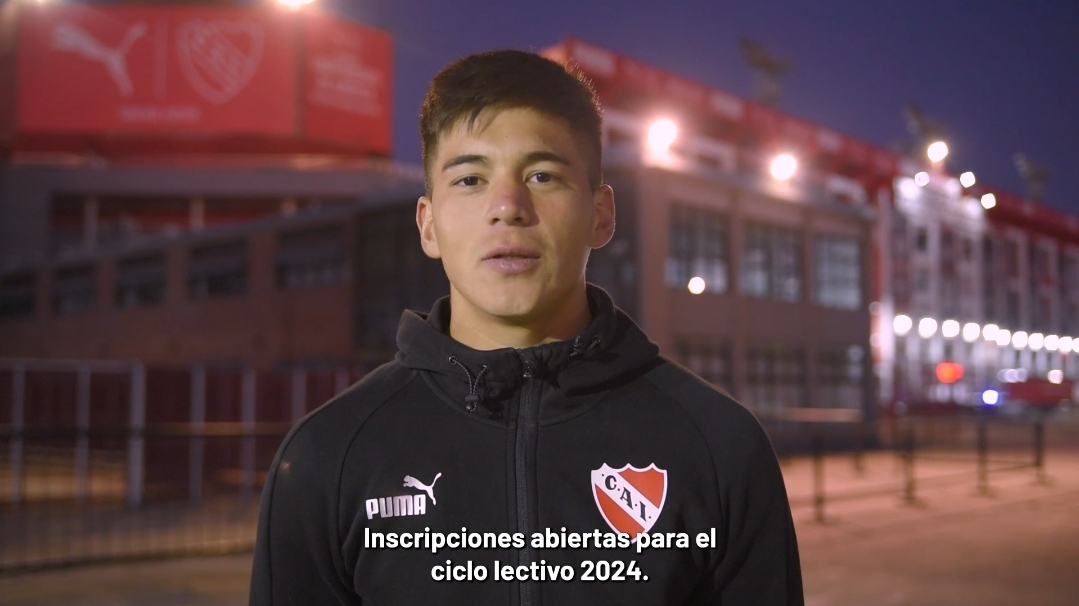 Sergio Ortiz, uno de los futbolistas del primer equipo que estudió en el colegio del club. (@Independiente)