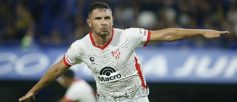 Adrián "Maravilla" Martínez, la prioridad para el ataque de Independiente.