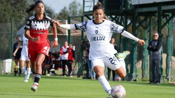 Ailén Sosa, la mejor jugadora de Independiente en la derrota ante River. (@Independiente)